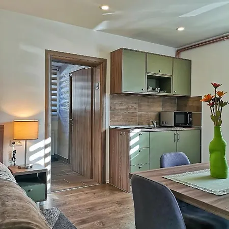 Nis Apartment Pale
